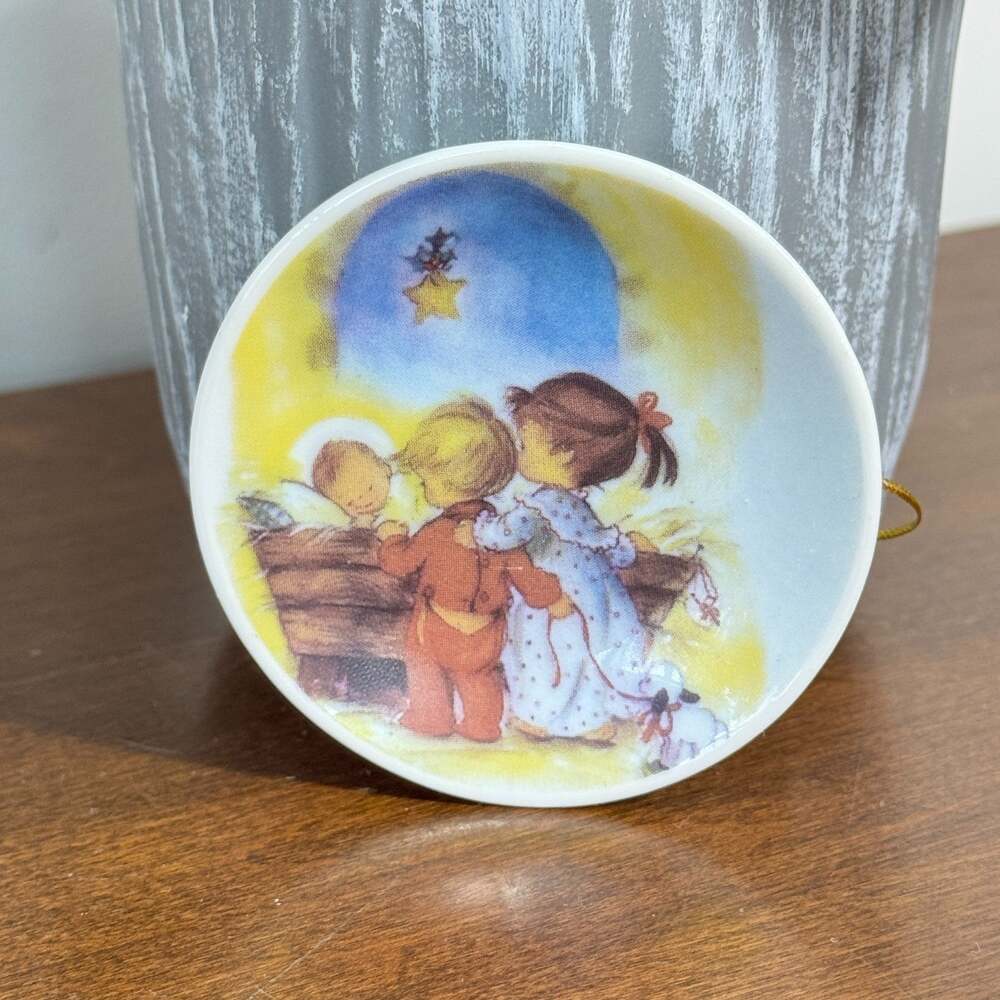 Vintage Collectors Series Mini Plate 2.5" Nativity Children Baby Wall Ornament